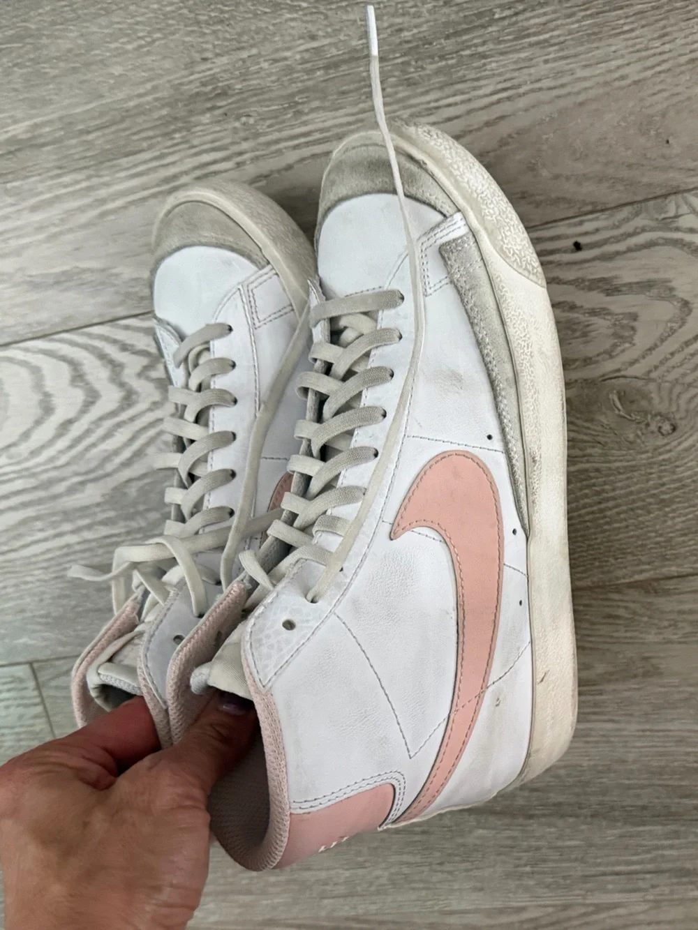 Nike swoosh details